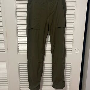Rei Coop Savanna Trails lightweight hiking / travel pant olive green relaxed fit